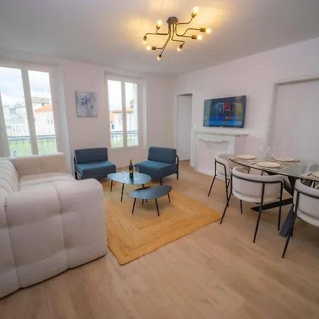 #301- Heart Of Vieil - Place Nationale-high-end Newly Renovated & Furnished Apartment