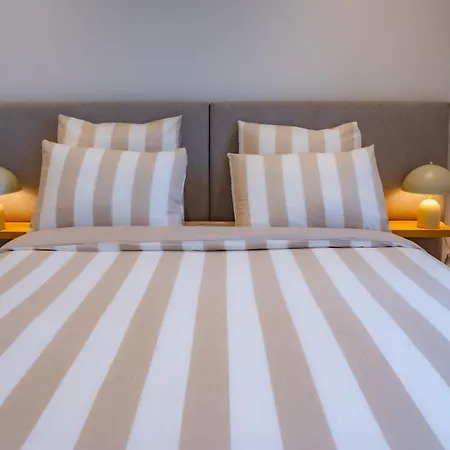 #301- Heart Of Vieil - Place Nationale-high-end Newly Renovated & Furnished 앙티브